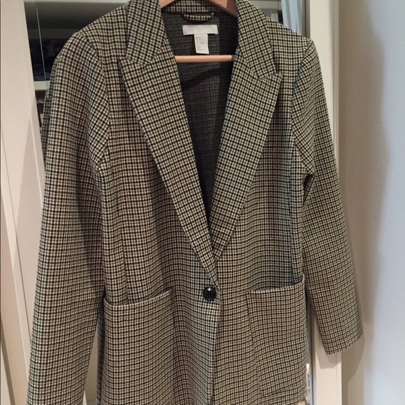H&M Jackets & Blazers - NWOT H & M blazer